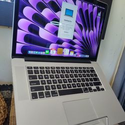 Apple MacBook Pro 15 Retina i7 Quad cores 2.8Ghz, 16GB, 512GB storage, OSX sequoia 15 2026
