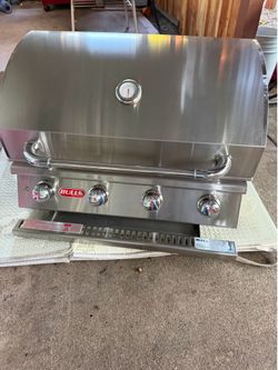 Bull Lonestar Select 30-Inch 4-Burner Built-In Natural Gas Grill - 87049