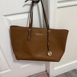 Hand Bag Michael Kors ! Almost New Big Size Bag