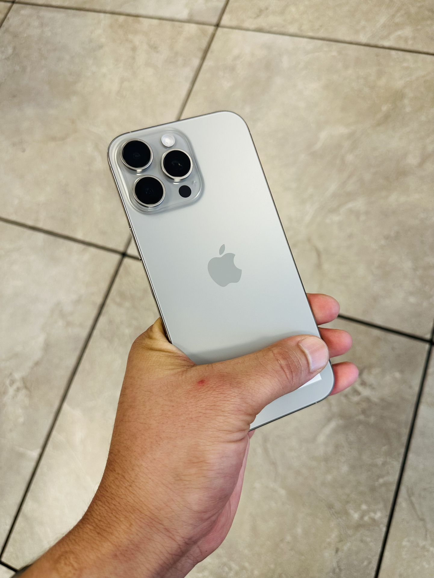 iPhone 16 Pro Max 512GB (NEW) UNLOCKED