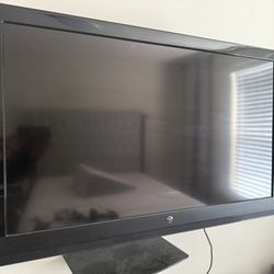 40” White Westinghouse LED TV 