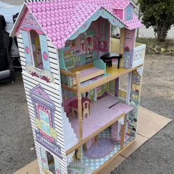 WOODEN DOLLHOUSE with Accessories, Working Elevator 