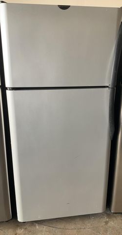 Frigidaire Top Mount  White Refrigerator
