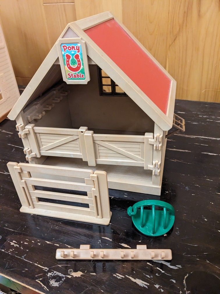 Calico Critters Horse Barn
