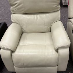 Barcalounger Columbia Leather Power Recliner with Power Headrest- Retail $799.99