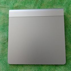 APPLE MAGIC TRACKPAD WIRELESS BLUETOOTH TOUCH SILVER COMPUTER