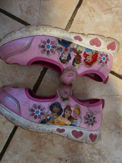 Girls pink shoes