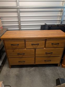 Mako Wood 7 Drawer Dresser