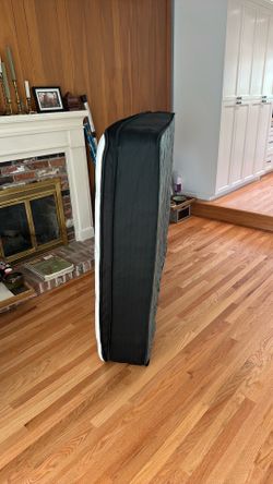 Full mattress- guest room, like new