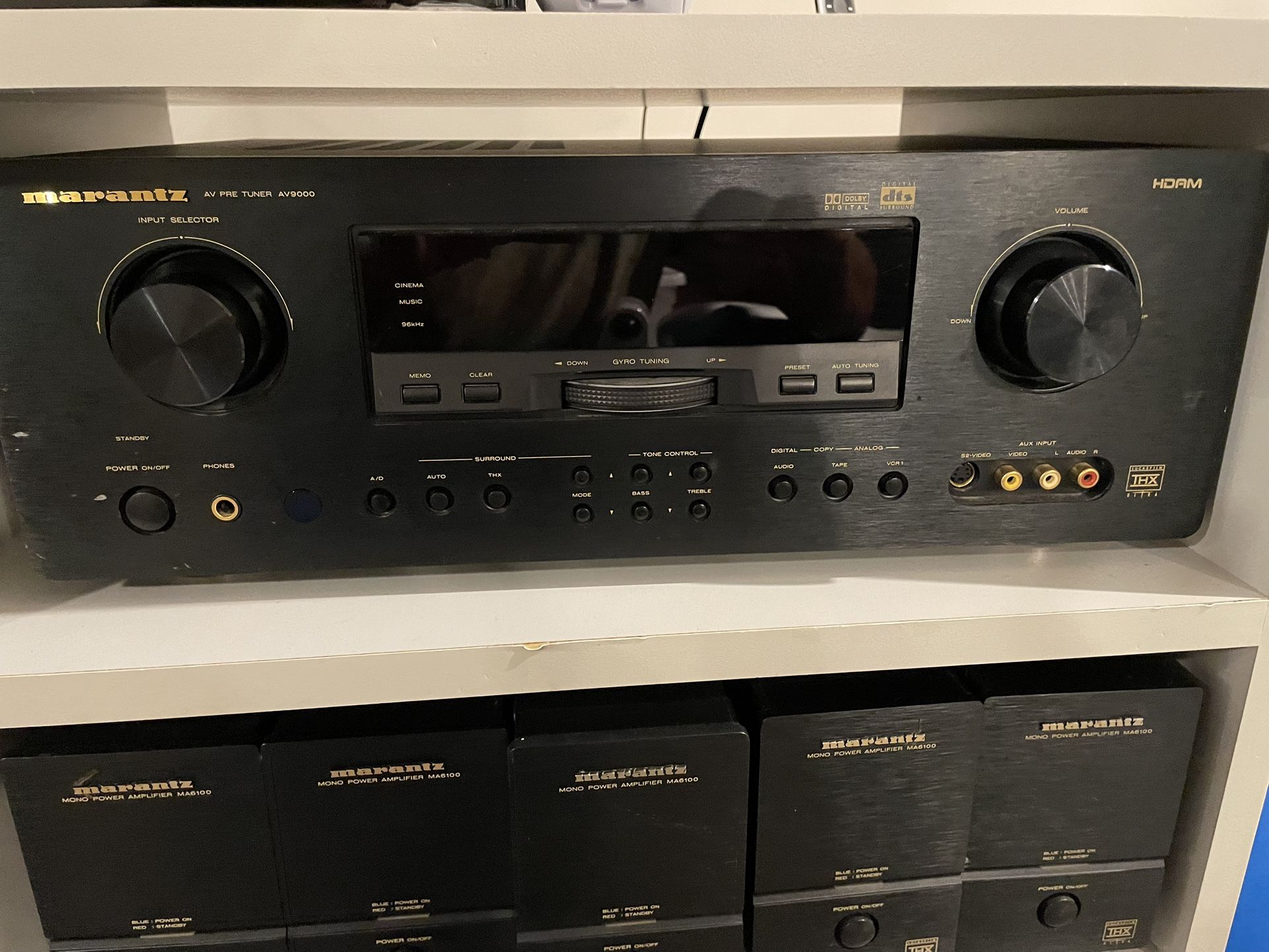 Pre-amplifier Marantz AV9000 