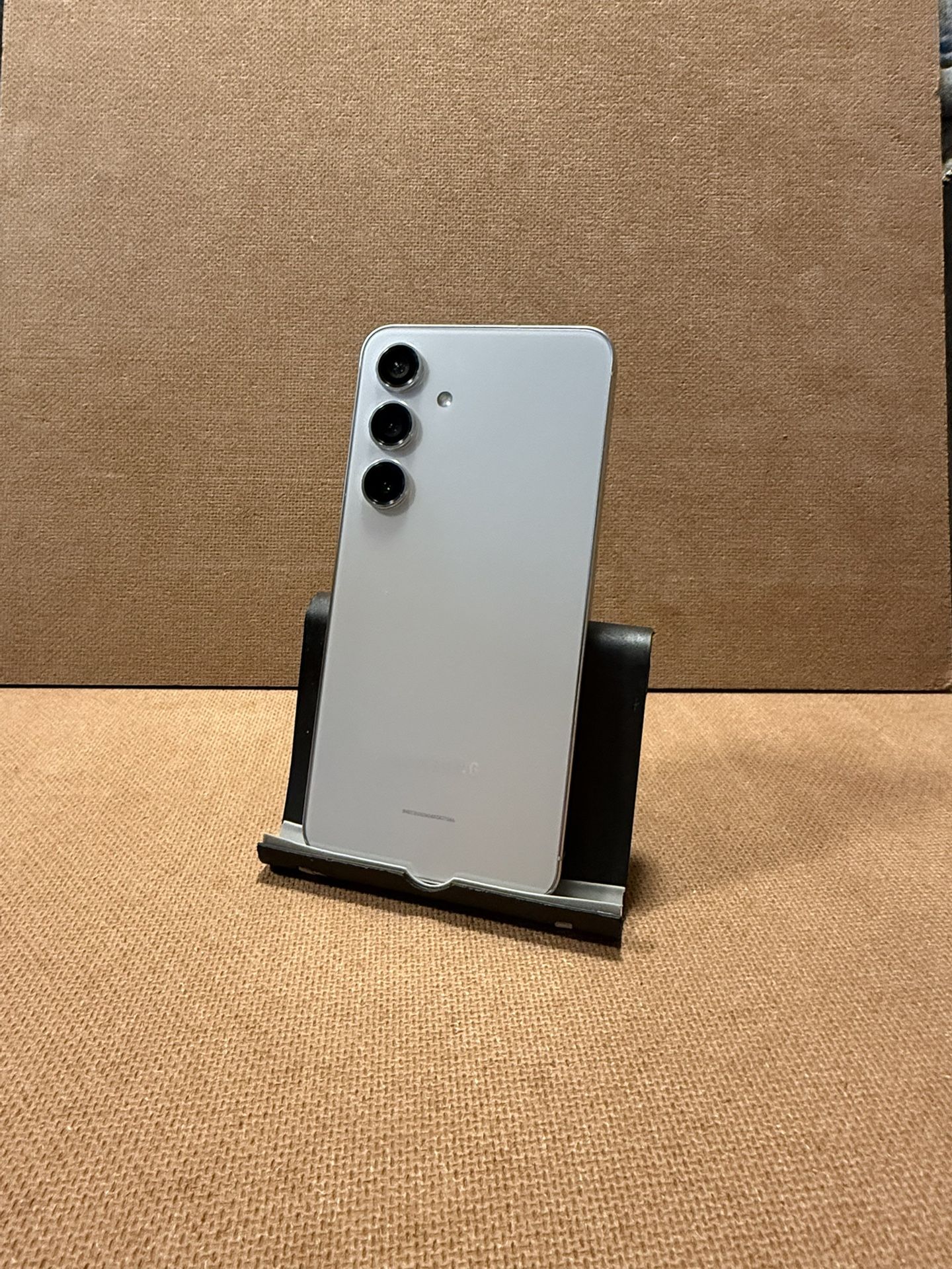 Samsung Galaxy S24 White 5g Att or Cricket