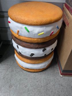 Ice cream cookie stool