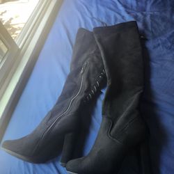 ⚫️ Black Boots 👢 