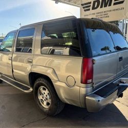 2000 Cadillac Escalade
