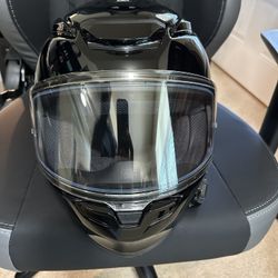 Shoei RF-1400 w/Transitional Lens Installed.