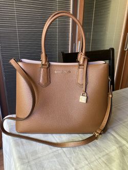 Like New Michael Kors Leather Bag