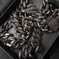 🖤 24” Black Diamond Moissanite Cuban Chain