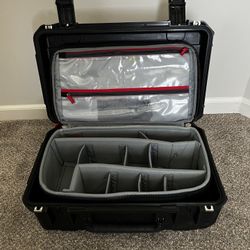 SKB rolling hard case with removable camera backpack