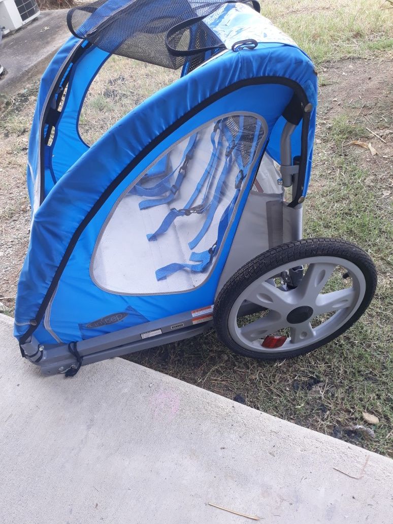 Bike trailer for two kids