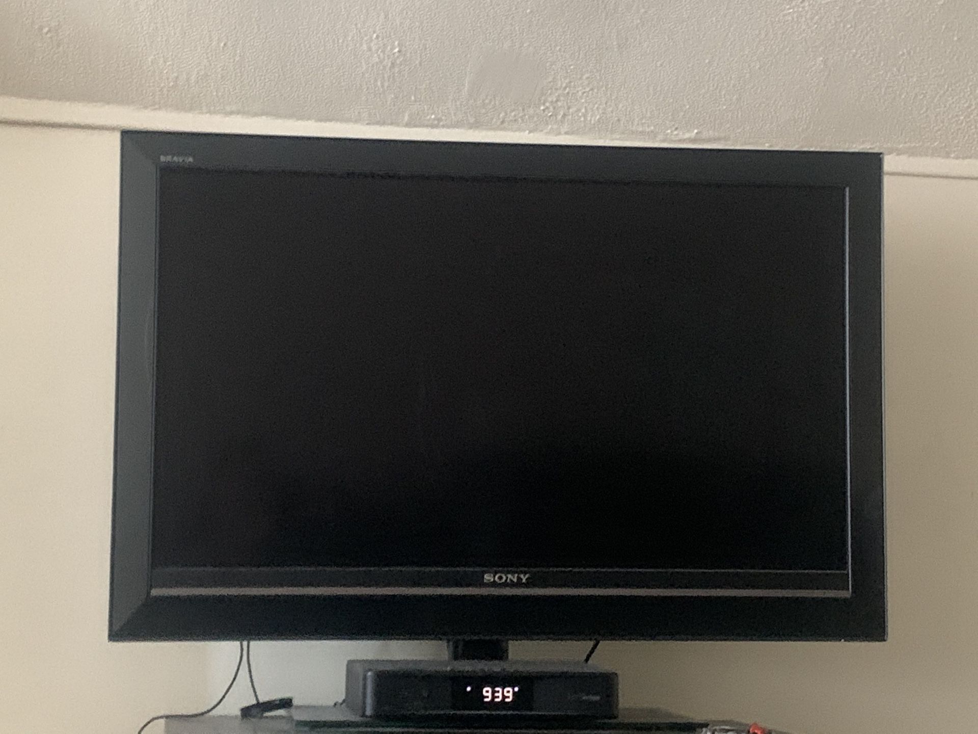 Sony TV flat screen 40” inch