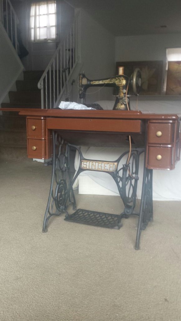 Vintage Singer Sewing Machine