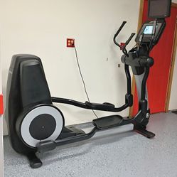 Life Fitness 95xs Elliptical Cross-Trainer