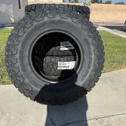 35x12.50r17
