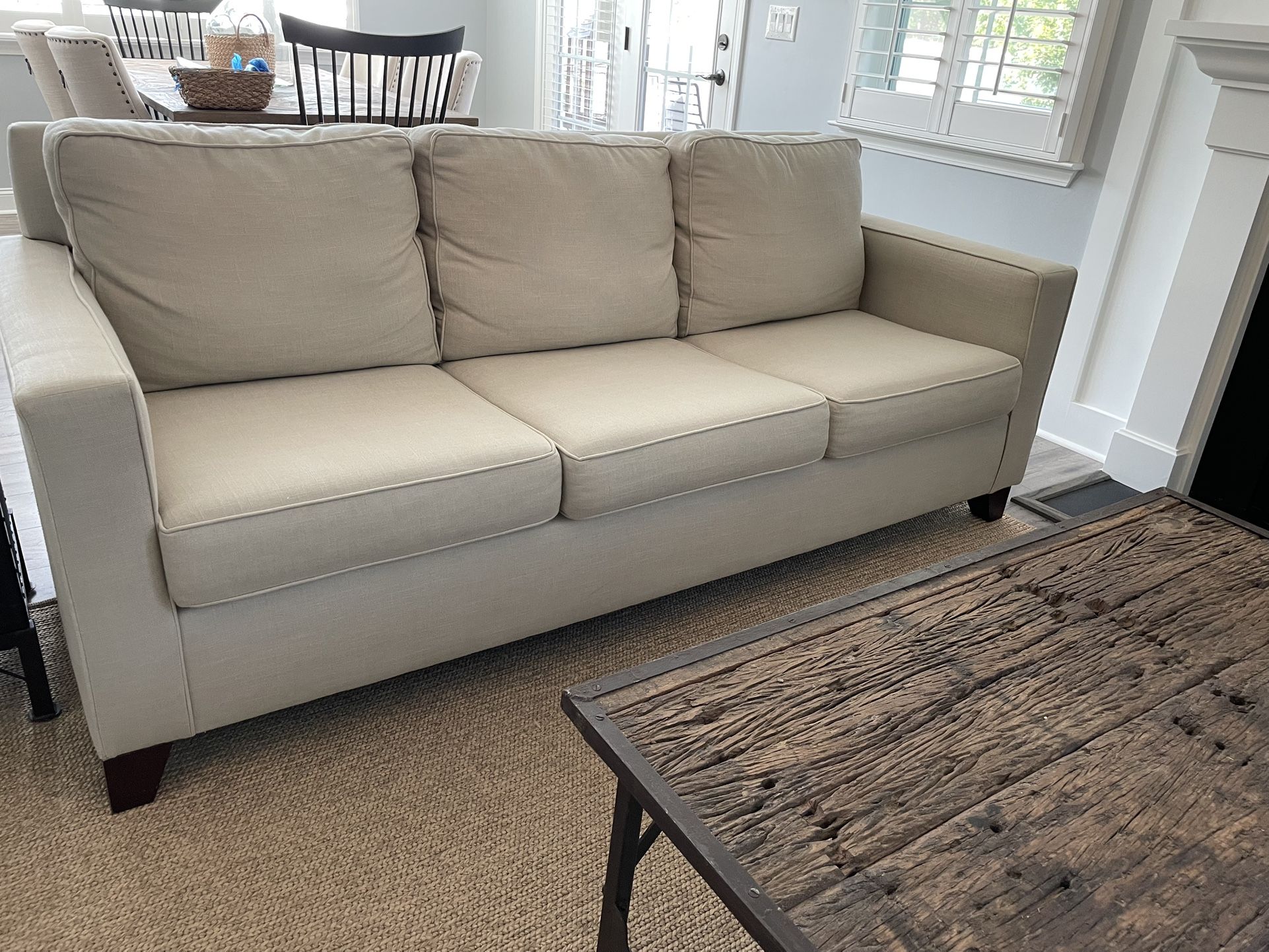 Sofa -Pottery Barn (Linen)