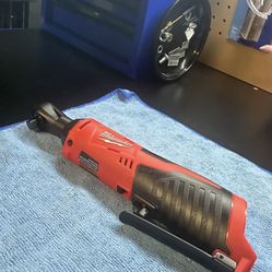 Milwaukee M12 3/8 Ratchet