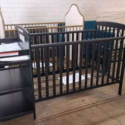 Nee 3 In 1 Convertible Crib With Changing Table 