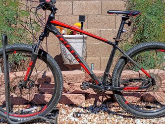 27.5 inch Giant Talon 3 mountain bike