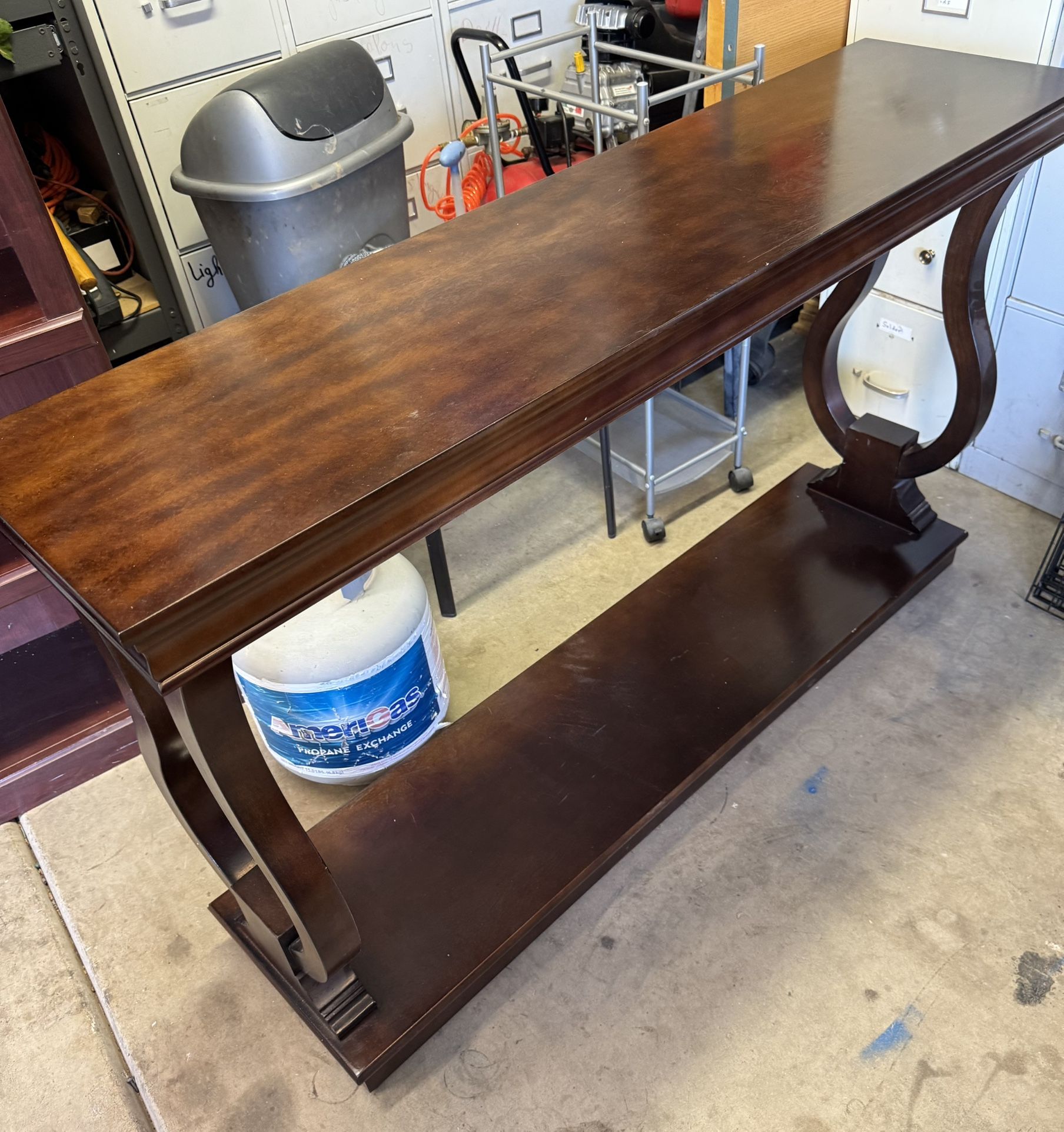 Console Table Great Condition $100 Gilbert And Ray Rd. Check All Pics And Offers.