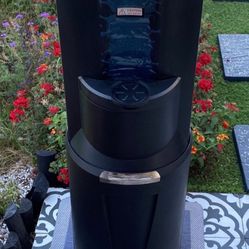 Crystal Mountain Hot & Cold Water Dispenser Bottom Load