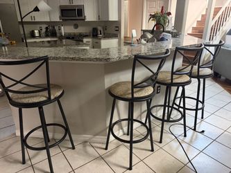 Set of 4 Swivel Bar Stools
