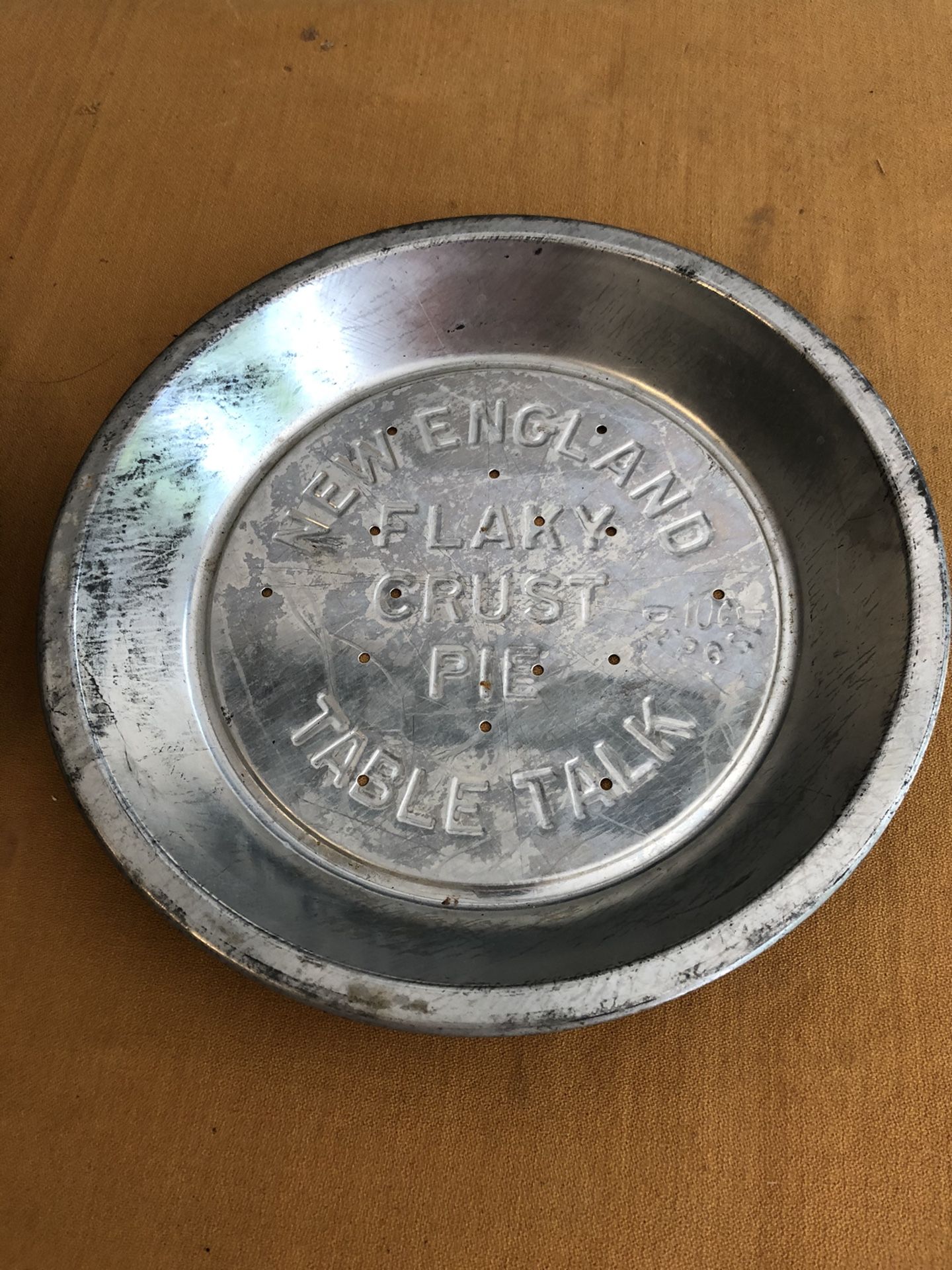 New England Table Talk Original Pie Tin
