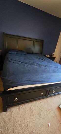 King bed/full size bed