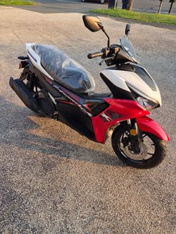 SCOOTER 200cc  - ELECTRONIC FUEL INJECTION