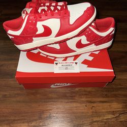 Women’s Nike Dunk Low “Red Roses”