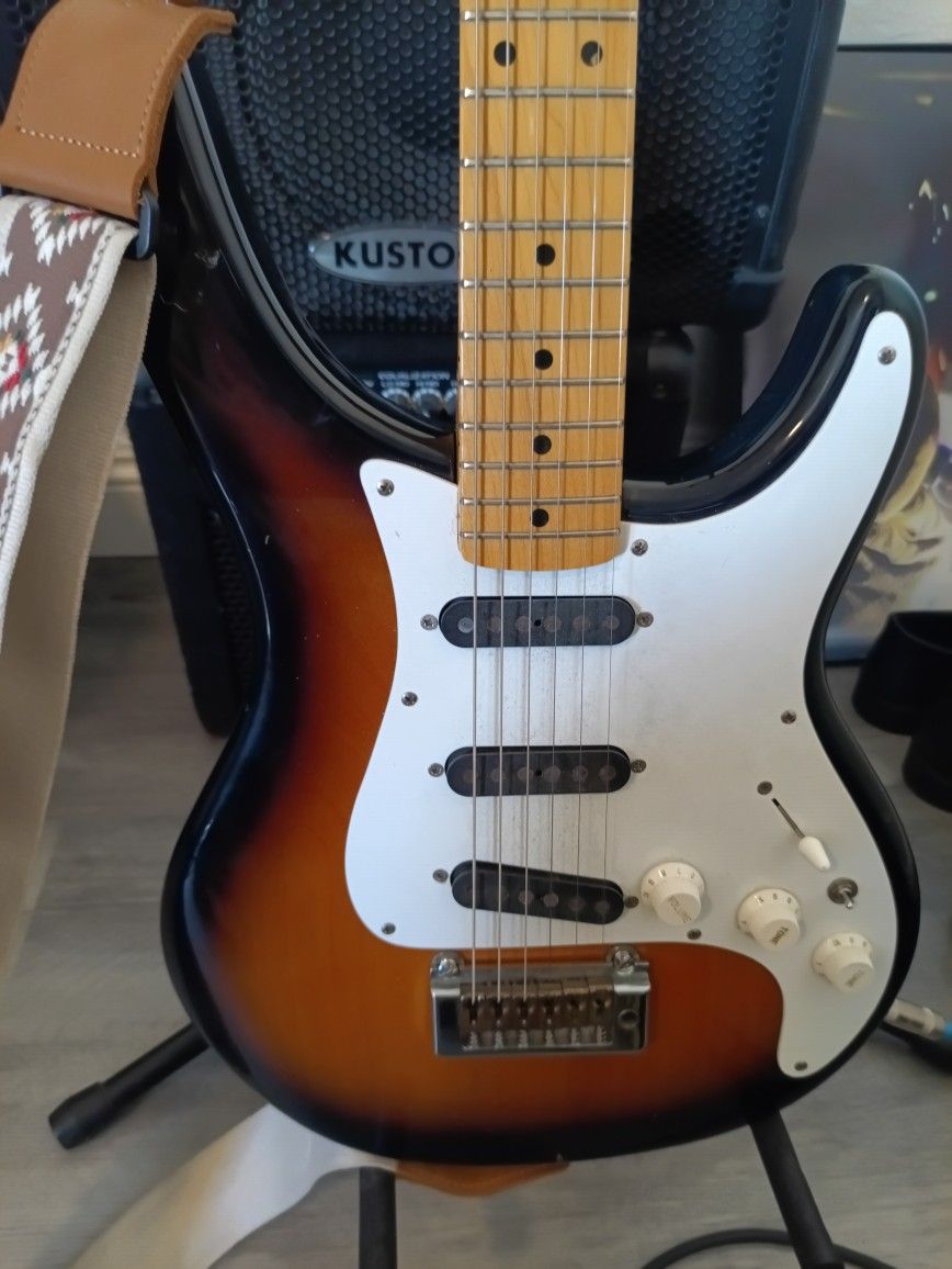 Electric Guitar - 1983 Washburn FORCE 30 Strat