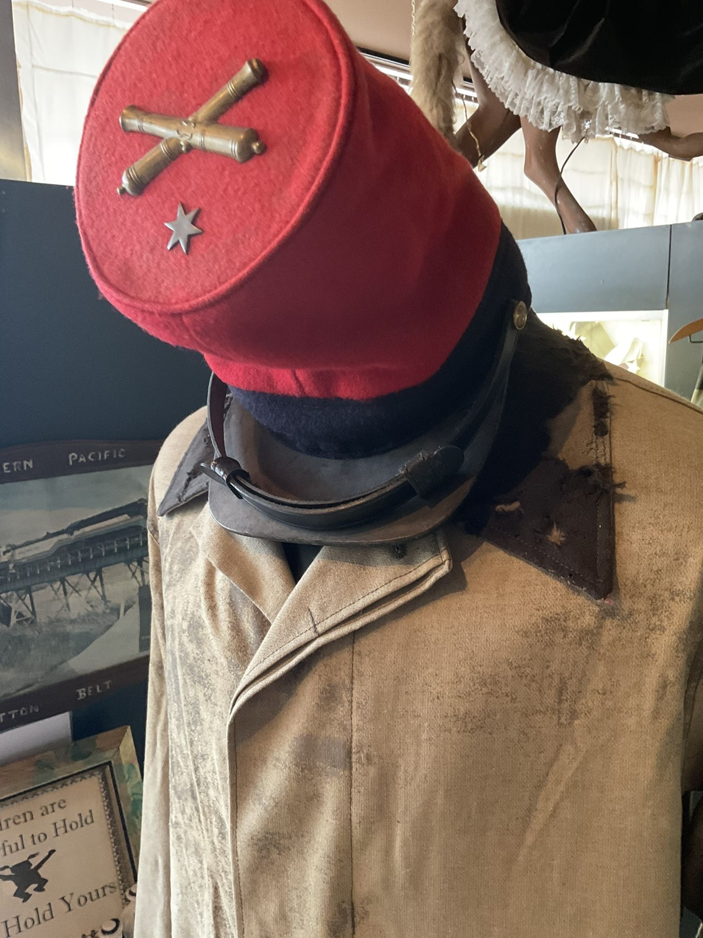 Elegant Endeavors Going Out Of Business Auction