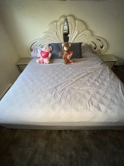 4 Pieces Bedroom Set