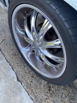 Tire rims 24” 5 lug