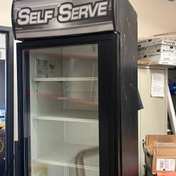 Commercial Refrigerator She Need Only Freon Good Condition. She Don’t Have Any Problem Only Freon