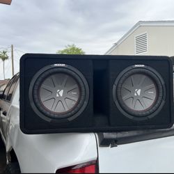 250$ Kicker 10" perfect condition 