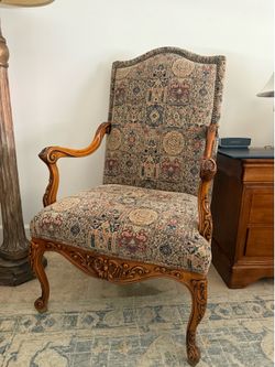 Two accent chairs (2)