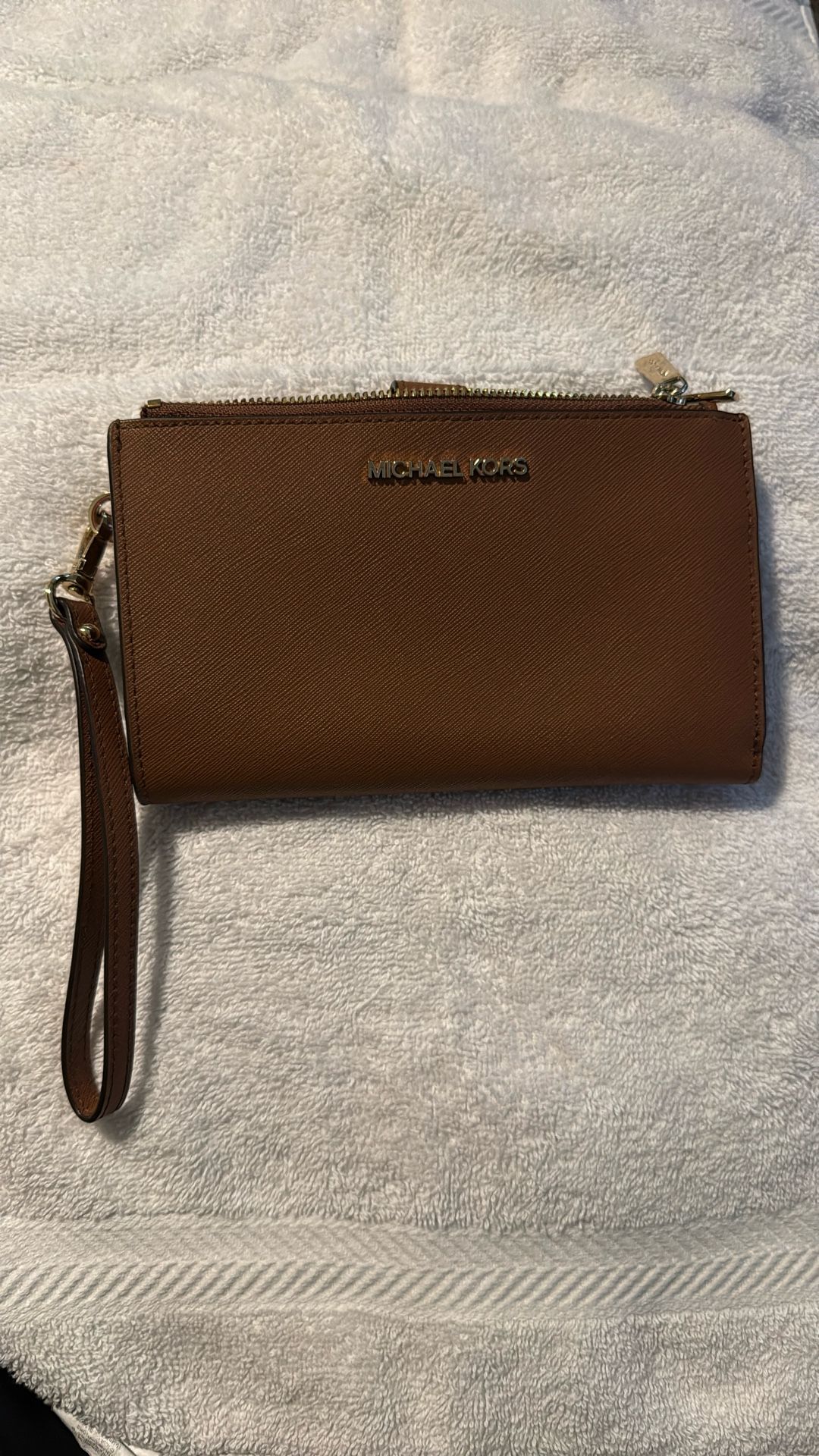 Michael Kors Smartphone Wristlet