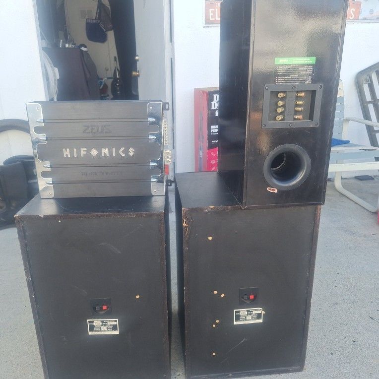 3 Speakers And 1 Booster $70