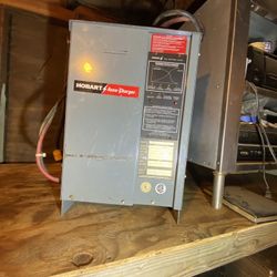 Forklift 24 V battery charger  Compact (Hobart )