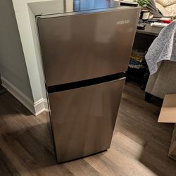 Vissani 4.5 cu. ft. 2-Door Mini Refrigerator in Platinum Steel with FreezeR