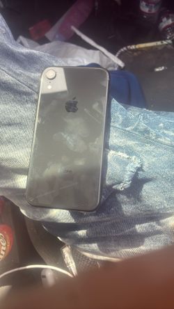 2 iPhone XR’s